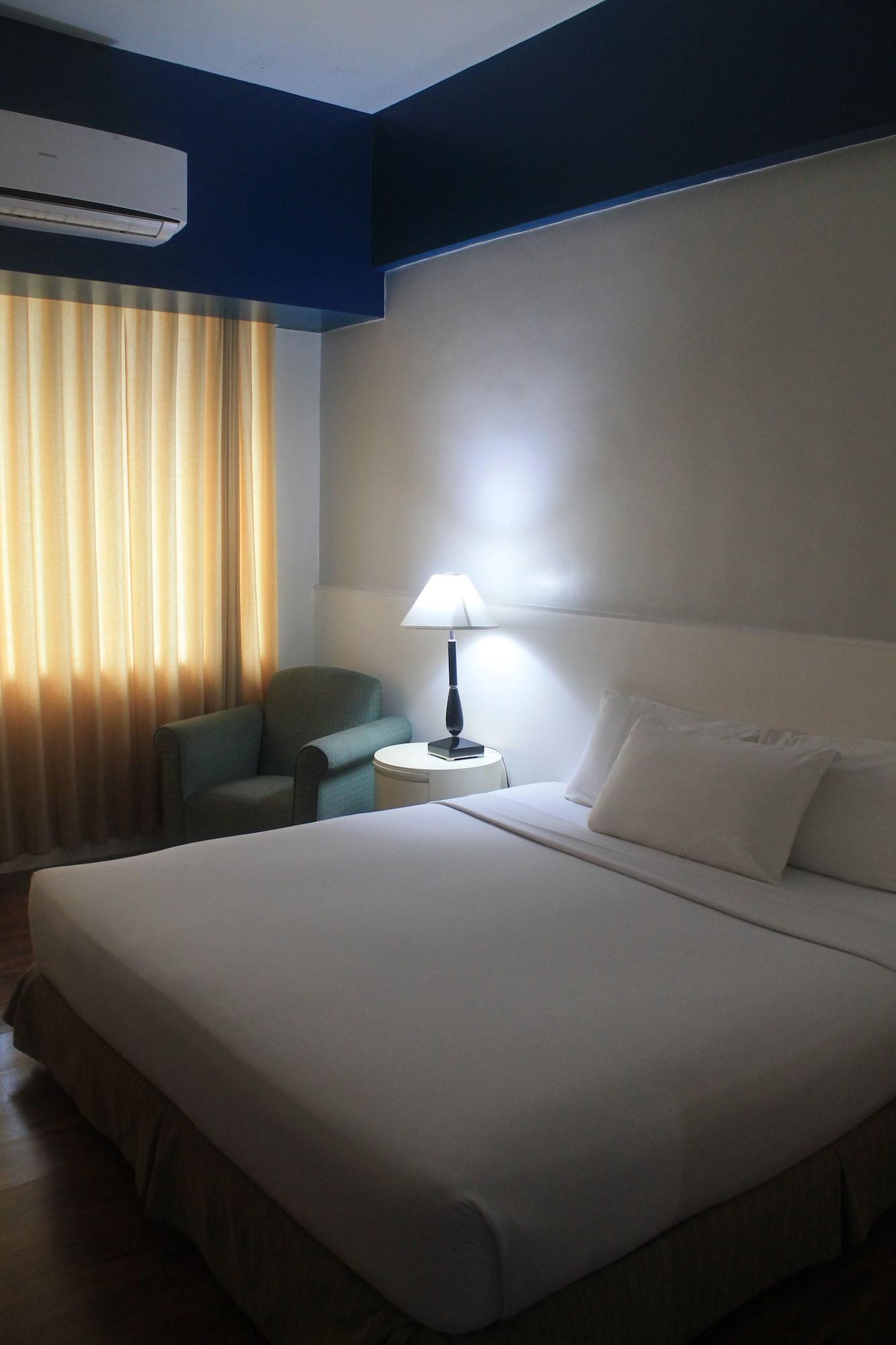 Pearl Manila Hotel Экстерьер фото
